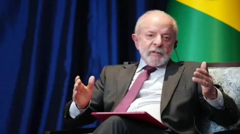 Lula sugere veto a IA na eleição e, sem citar Flávio Bolsonaro, diz que 'verdade não falha'