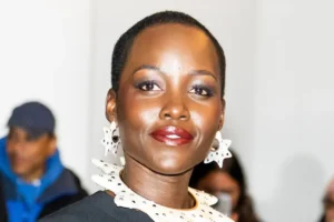 Lupita Nyong'o é alvo de críticas ao ser escalada como a próxima Helena de Troia