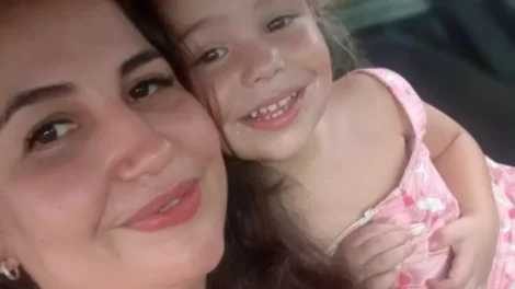 Mãe e filha de 3 anos são achadas mortas em carro submerso em rio do PR