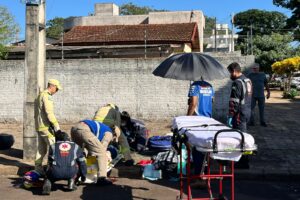 Mãe e filho sofrem ferimentos graves após acidente de trânsito no Jardim Alvorada, em Maringá
