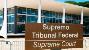 Homem é preso ao tentar inavadir a sede do STF em Brasília