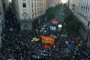 Marcha Universitária protesta contra cortes de Milei