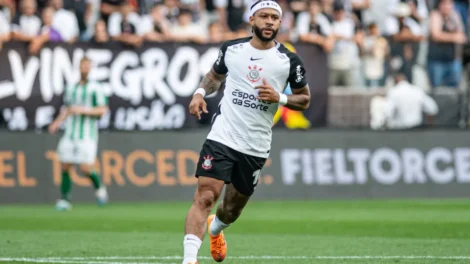 Memphis evita forçar volta ao Corinthians para não arriscar Copa