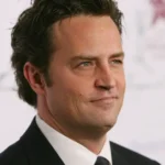 “Meu filho era só um corpo”: mãe de Matthew Perry faz relato devastador
