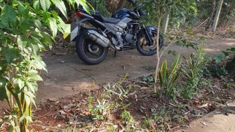 Motocicleta furtada é encontrada abandonada menos de uma hora após crime em Maringá