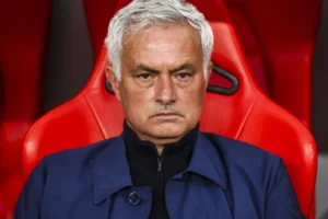 Mourinho adia decisão sobre futuro e diz que não falou com o Real Madrid