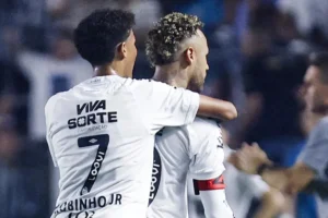 Neymar pede desculpas para Robinho Jr. e ameniza a briga: 'Futebol é assim'