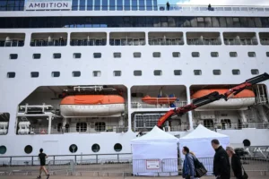 Norovírus? Um morto e 1.700 pessoas confinadas em navio em Bordeaux