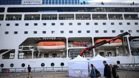 Norovírus? Um morto e 1.700 pessoas confinadas em navio em Bordeaux