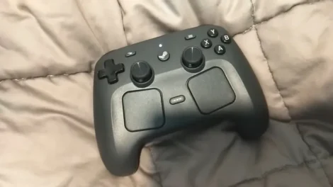 Novo controle da Valve grita quando cai no chão e viraliza; veja o vídeo