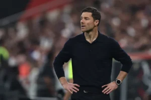 Oficial: Chelsea anuncia Xabi Alonso como novo treinador