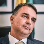 Operação contra Castro agrava cenário em reduto de Flávio Bolsonaro
