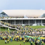 Oposição começa a coletar assinaturas de PEC para anistiar presos do 8 de Janeiro