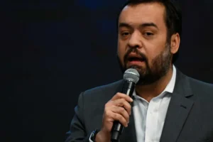 PF acusa Cláudio Castro de usar máquina pública para facilitar crimes da Refit