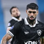 Palmeiras anuncia contratação do zagueiro Alexander Barboza, ex-Botafogo