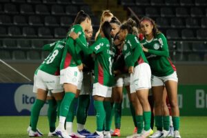 Palmeiras derrota Botafogo e se aproxima da liderança no BR Feminino