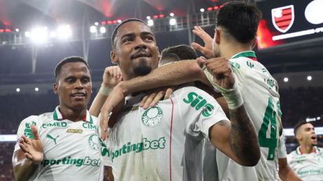 Palmeiras derrota Fla e amplia vantagem na liderança do Brasileiro