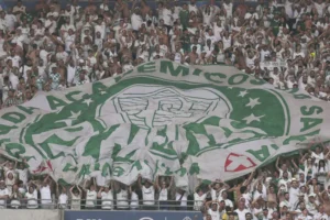 Palmeiras é denunciado por invasão de 'Hulk', e Santos, por atraso