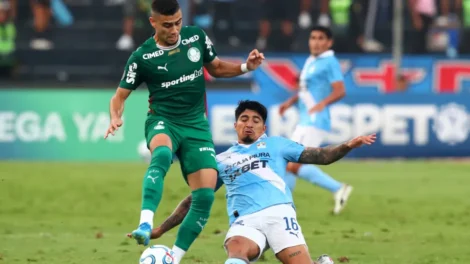Palmeiras vence fora, reassume liderança do grupo e respira na Libertadores