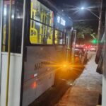 Passageiros ficam feridos após adolescentes arremessarem pedras dentro de ônibus do transporte coletivo, em Maringá