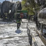 Pelo menos três mortos em ataques russos e Kiev bombardeia petroleiros