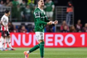 Piquerez avança em recuperação no Palmeiras e mantém sonho da Copa vivo