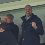 Príncipe William vibra com vitória do Aston Villa; veja as imagens