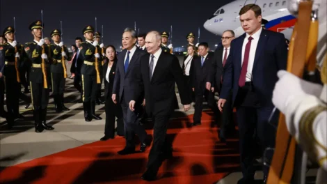 Putin chega à China para visita de Estado dias após partida de Trump