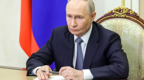 Putin visita a China na próxima semana para "fortalecer parceria"