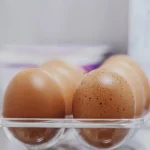 Quanto tempo os ovos duram na geladeira? Saiba como identificar