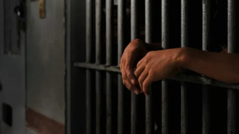 Quatro PMs são presos suspeitos pelo desaparecimento de dois jovens na BA