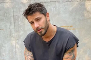 Renan Oliveira, rival de Ana Paula Renault no BBB 16, chama Boninho de 'moleque'