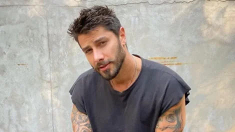Renan Oliveira, rival de Ana Paula Renault no BBB 16, chama Boninho de 'moleque'