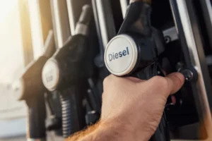 Rússia lidera venda de diesel ao Brasil durante guerra no Irã