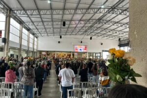 Santa Rita atrai 20 mil fiéis em Maringá no dia 22