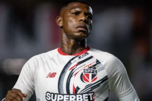 São Paulo descarta rescisão, e Arboleda fica no clube até a próxima janela