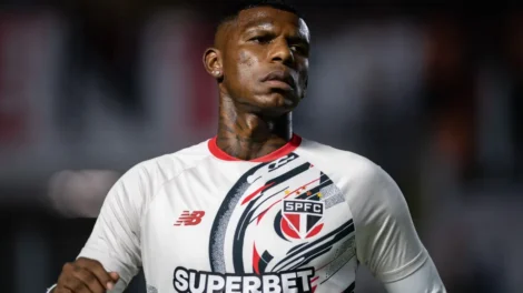 São Paulo descarta rescisão, e Arboleda fica no clube até a próxima janela