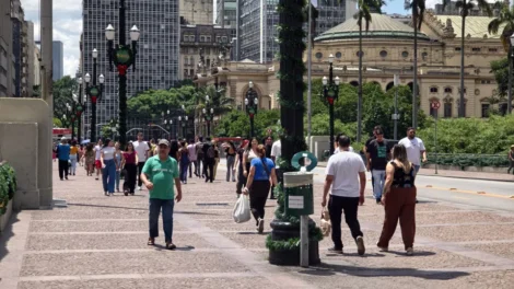 São Paulo tem previsão de calor de 28°C e chuva fraca na tarde desta terça (5)