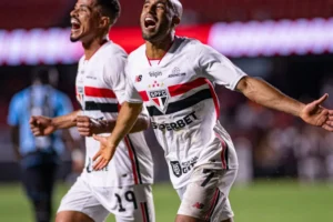 São Paulo tem volta de peça intocável do elenco antes da parada para a Copa