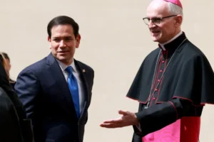 Secretário de Estado dos EUA chega ao Vaticano para encontrar o papa Leão 14