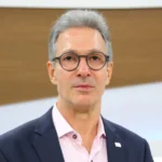 Sem citar Flávio Bolsonaro, Zema diz a prefeitos que é preciso ter credibilidade para liderar o país