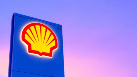 Shell mais que dobra lucro ajustado, mas prevê queda na produção