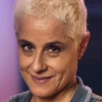 Soraya Ravenle dá bronca em espectadora por uso de celular em musical