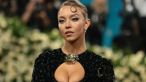 Sydney Sweeney volta a repercutir após cena quente e topless em 'Euphoria'