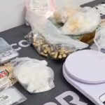 Tio e sobrinho são presos suspeitos de gerenciar central de distribuição de drogas por delivery em Maringá