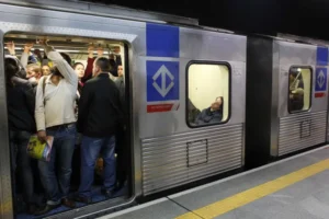 Tiroteio em estação de metrô no centro de SP deixa cinco feridos e afeta circulação de trens