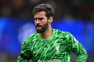 Titular absoluto no gol da seleção, Alisson chega à Copa do Mundo atormentado por lesões
