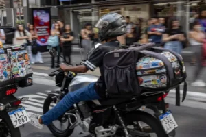 Trabalhadores por conta própria têm as maiores jornadas no país