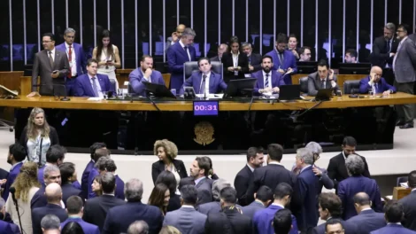 Transparência Internacional diz que Câmara 'premia irregularidades' e favorece desinformação