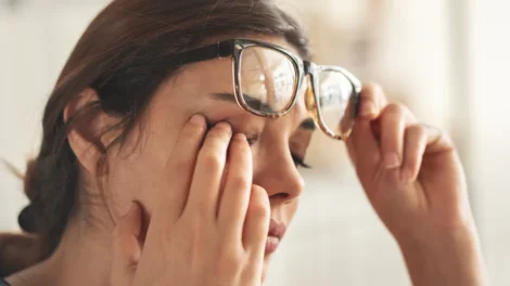 Tremores no olho: Médico explica 7 possíveis causas destes espasmos